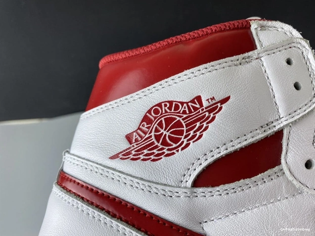 (2017) Retro 1 Red 555088-103 Jordan Air Metallic 0716